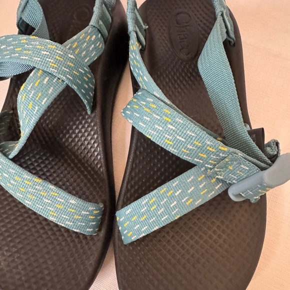 Chaco Turquoise White Yellow Unisex/Girls Summer Ready Sandals EUC Fast Ship - Picture 12 of 12